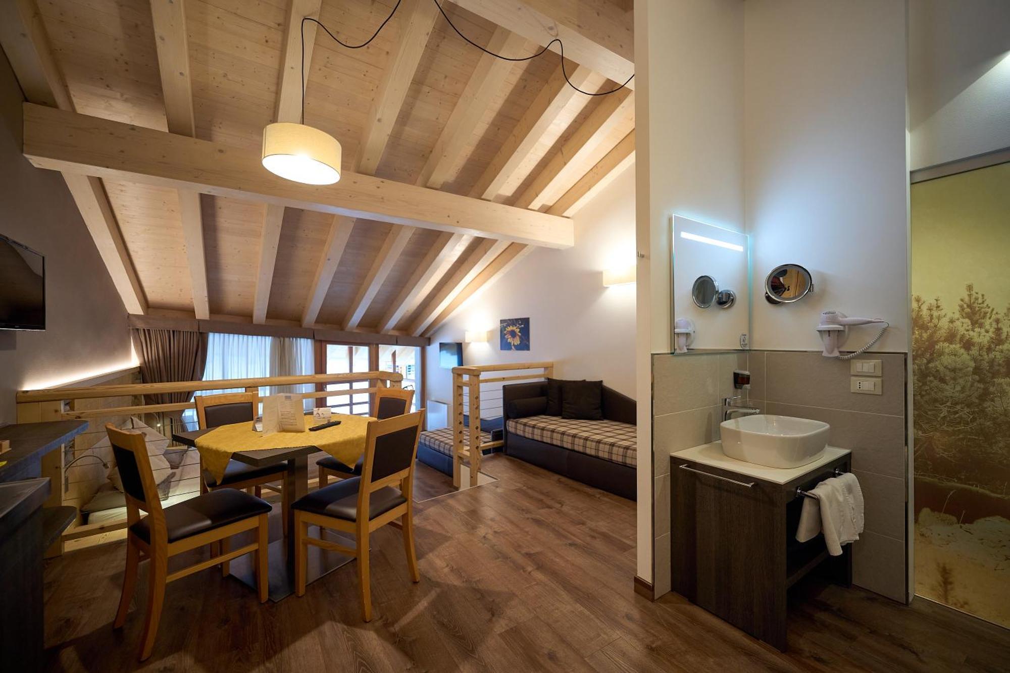 Dolcevita Ambiez B&B San Lorenzo Dorsino Εξωτερικό φωτογραφία
