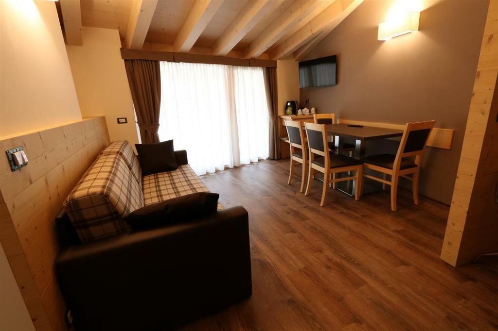 Dolcevita Ambiez B&B San Lorenzo Dorsino Εξωτερικό φωτογραφία